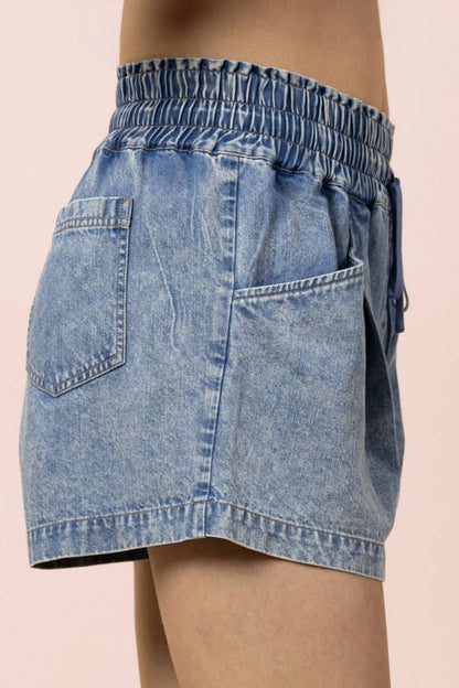 Pantalones cortos de chambray lavados con minerales y cintura elástica