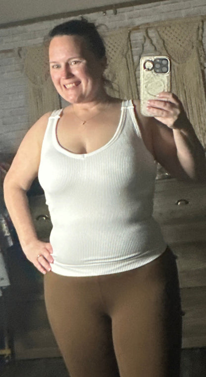 RIBBED SEAMLESS BRA PADDED V-NECK TANK TOP