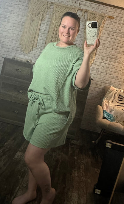 Conjunto de top y shorts cómodos de punto acanalado